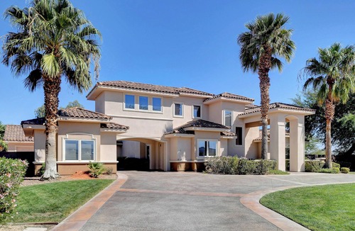 Spring Valley Villa | Fabulous 7-bedroom villa with AC in vibrant Las Vegas