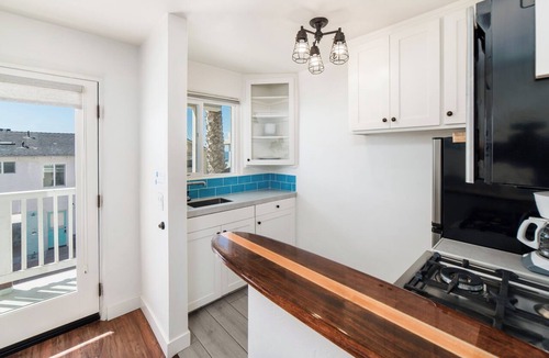 Townsite Condo | 🐬 Fall Asleep to the Waves at Pacific Villas #6