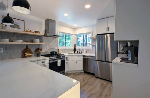 Crestline Cabin | Fam+Pet Friendly - Peaceful Cozy Chalet Near Town