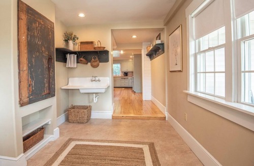 New Providence House | Family Farmhouse w/Suite & Game Room