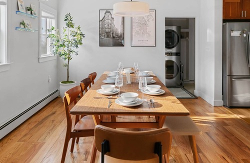 Malden House | Family-Friendly Rose Cottage | Near Encore | 4 Beds 3 Baths