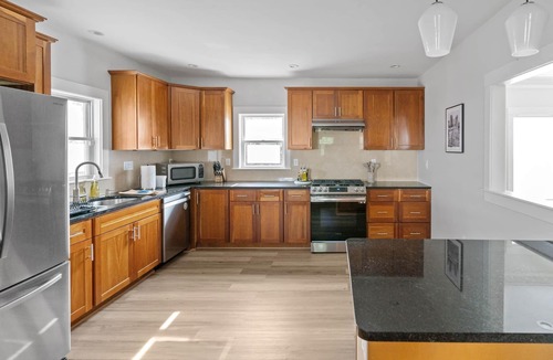 Malden House | Family-Friendly Rose Cottage | Near Encore | 4 Beds 3 Baths