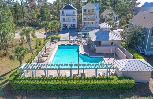 Dune Allen Beach House | Family home with 5 Bd with decks, 5bth with 5 Pk spts, Rooftop - 5 Min to Beach!