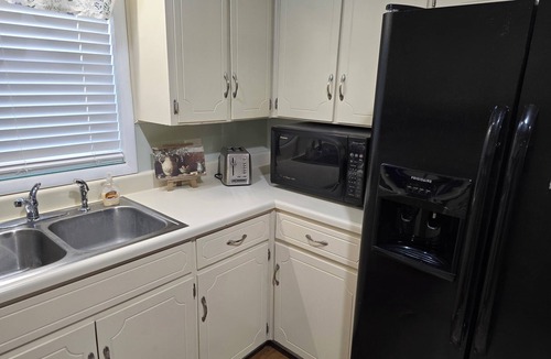Pansey House | “Family & Pet Friendly, Near Hwy 231, Medical Professionals welcome ”