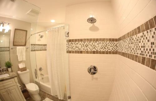 Hermosa Village House | Fantastic 6 bedroom 4 bath Pool Home
