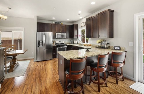 Holly House | Fantastic South Everett 4 bedroom, 2.5 bath home