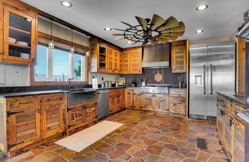 Earlville House | Farm with sheep - HotTub - Swing set - Pool Table