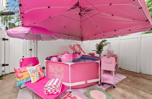 North Philadelphia West House | FIFA World Cup Philly Stay - Pink Mini Unit With Pool