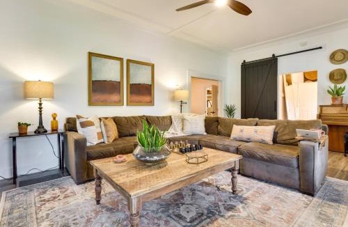 Winter Garden House | Fire Pit & Yard: Updated Winter Garden Home!