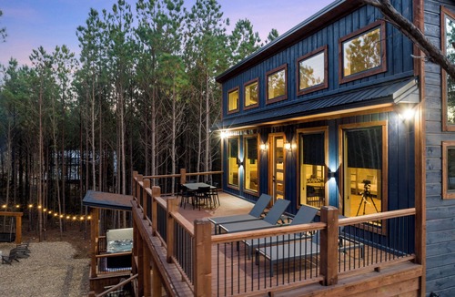 Pickens Cabin | Fore Sight Golf Simulator, Games, Play-Set, Pets, Tee It Up
