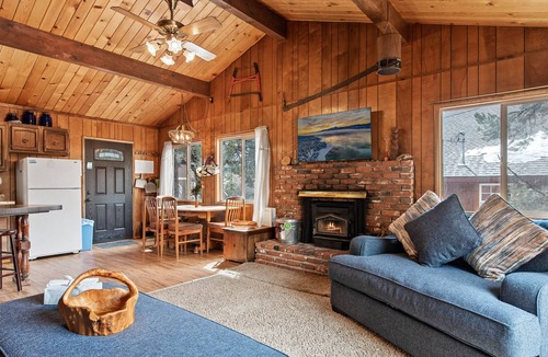 Whispering Forest House | Forest Edge Retreat | Fireplace | Foosball | Pool Table | Darts