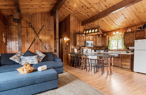 Whispering Forest House | Forest Edge Retreat | Fireplace | Foosball | Pool Table | Darts