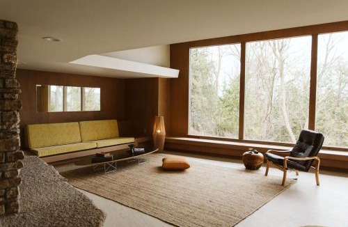 Branch House | Frank Lloyd Wright student built riverfront home