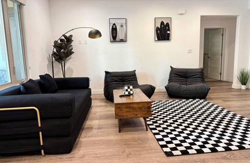 Lamanda Park Apartment | Free Garage parking and spacious APT in phenomenal Pasadena