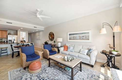 Upper Grand Lagoon Condo | FREE Golf&Perks! Reflections 304, 2 King Beds, Heated Resort Pool & Hot Tub!