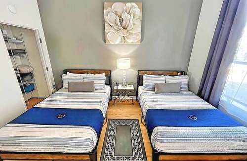 Gaslamp Quarter Hotel | Free parking + walk to the Convention Center. Professionally managed downtown suite in the heart of Gaslamp.