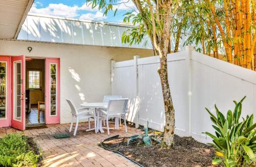 Anna Maria Apartment | Freshly Remodeled Island Suite w Pool & Pet Friendly