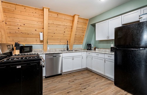 Au Gres Cabin | Fully-Equipped A-Frame with Beautiful Lake Views in Michigan