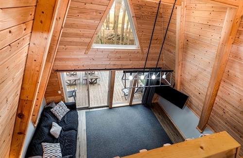 Au Gres Cabin | Fully-Equipped A-Frame with Beautiful Lake Views in Michigan