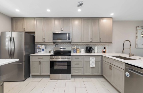 Bradenton Beach Condo | Fully updated Direct Beachfront 2 bed, 2 full bath condo w/heated beachside pool