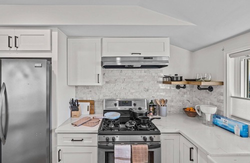 Glendora House | FUN Pool Home with Game Room near Disneyland/FIFA WORLD CUP
