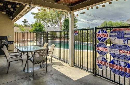 Hermosa Village House | Funtierland + The Pirate's Cove + Walk to Disney + Pool + Game Room