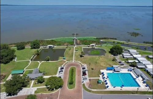 Winter Garden House | FunTropicalTinyHomeGolfCartLake