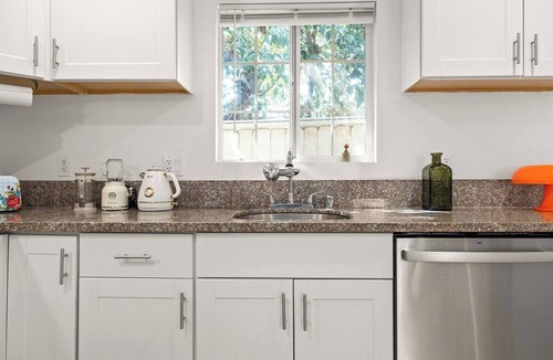 Atwater Village House | Gated Bungalow, 3BD, 2BTH, Park, Yard, Parking - Close to MAJOR INTERNATIONAL SPORTING EVENT Fan Zone, DTLA