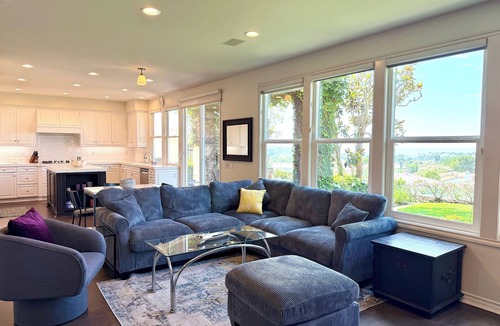 Turtle Ridge House | Gated community Ocean View home on Cul De Sac! Watch Disneyland fireworks!