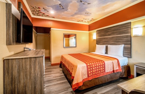 Inglewood Hotel | Geneva Motel