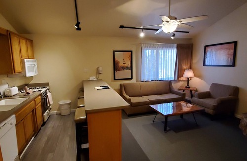 Big Bear Lake Condo | Getaways at Snow Lake Lodge