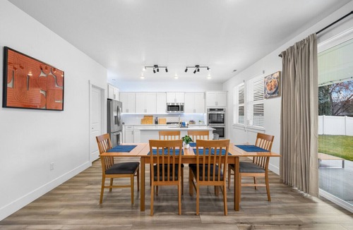 West Valley House | Ginger Creek Getaway, For Dog Loving Families!