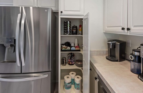 Thousand Oaks House | Golf course & Mountain View with Jacuzzi. Peaceful home. Family friendly.