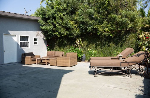 Miracle Mile House | Gorgeous 3700 Sq Ft , 7 bedroom 5.5 bathroom Home