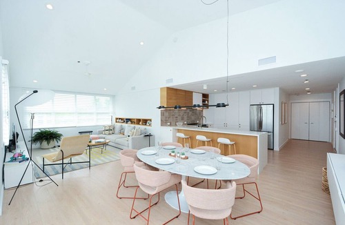 Whitney Beach Condo | GORGEOUS UPSCALE LONGBOAT KEY CONDO OFFERS BAYFRONT VIEWS!