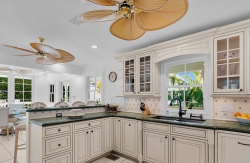 Bahama Village House | *GRAND KEY OASIS @ THE ANNEX* Magnificent Estate & Pool + LAST KEY SERVICES…