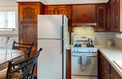 Bucksport House | Ground-floor duplex with WiFi & W/D - walk to river and downtown