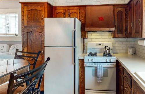 Bucksport House | Ground-floor duplex with WiFi & W/D - walk to river and downtown