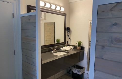 Pensacola Hotel | Gulf Coast Inn