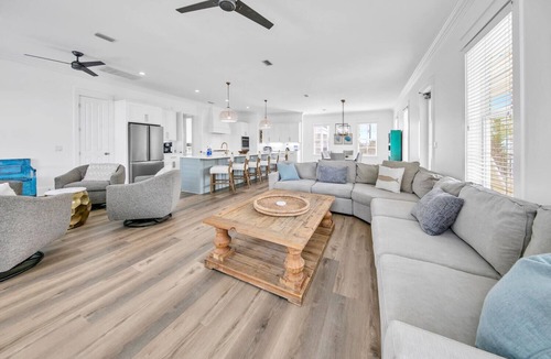 Seagrove Beach House | ⭐Gulf Views~Walk 2 Beach~PRIVATE Pool~Huge Balcony~Kiwi Grove