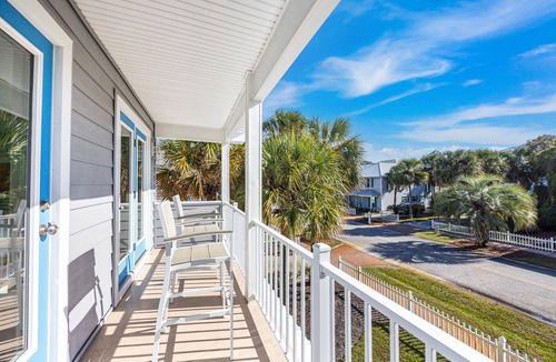 Crystal Shores House | Gulfside Getaway - Main House+Guest House, Community Pool, Steps To The Beach!