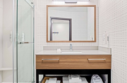 East Side Costa Mesa Hotel | Hampton Inn by Hilton Costa Mesa Newport Beach