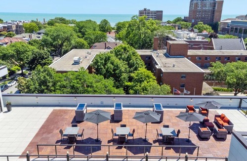 Rogers Park Hotel | Hampton Inn Chicago North-Loyola Station, Il