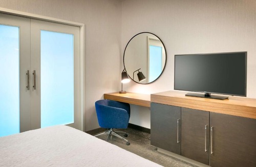 Anaheim Resort Hotel | Hampton Inn & Suites Anaheim Resort Convention Center