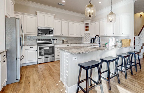 Crystal Shores House | Happy Hours