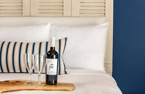 San Diego Hotel | Have Fun Under the Sun in this Beachfront Property with Outdoor Pool