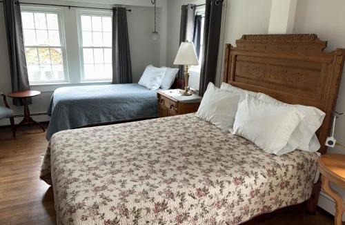 Walpole Hotel | Hawks House Inn