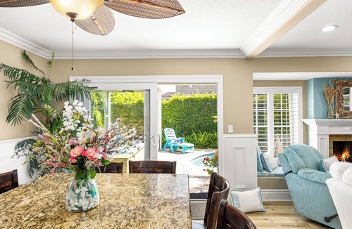 Santa Ana Heights House | Heated Pool/Spa for Christmas/New Years - WALK to beach !