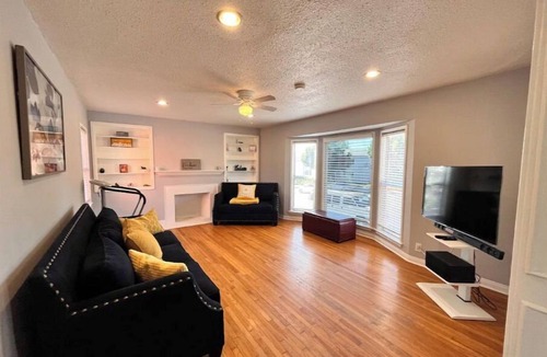 View Park-Windsor Hills House | Hidden Gem that is centrally located in the Heart of Los Angeles