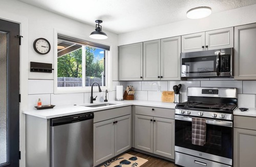 Hillcrest House | Hidden Gem w/Ping-Pong & Grill